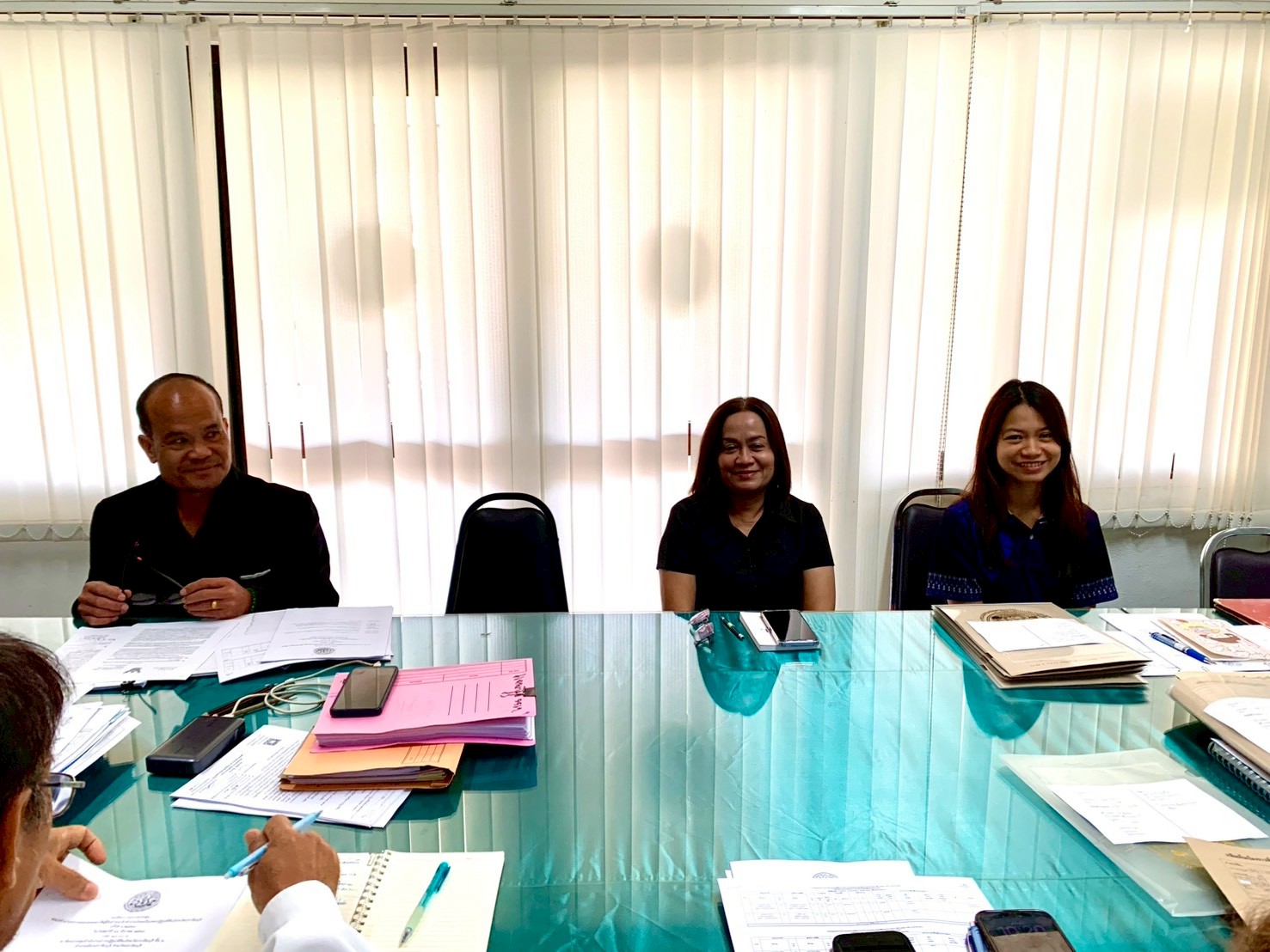 title - วันศุกร์ที่ 13 มีนาคม 2569 เวลา 10.00 น. นายวิทูล ประดิษฐบุญ ปฏิรูปที่ดินจังหวัดปราจีนบุรี  พร้อมด้วยผู้อำนวยการกลุ่มงานช่างและแผนที่ ผู้อำนวยการกลุ่มกฎหมาย ผู้อำนวยการกลุ่มการเงินบัญชีและจัดเก็บผลประโยชน์ ผู้อำนวยการกลุ่มยุทธศาสตร์และการปฏิรูปที่ดิน และเจ้าหน้าที่ ส.ป.ก.ปราจีนบุรี  ที่เกี่ยวข้อง จัดการประชุมคณะทำงานตรวจสอบคุณสมบัติผู้ยื่นคำขอเข้าทำประโยชน์ในเขตปฏิรูปที่ดินจังหวัดปราจีนบุรี ครั้งที่ 6/2569